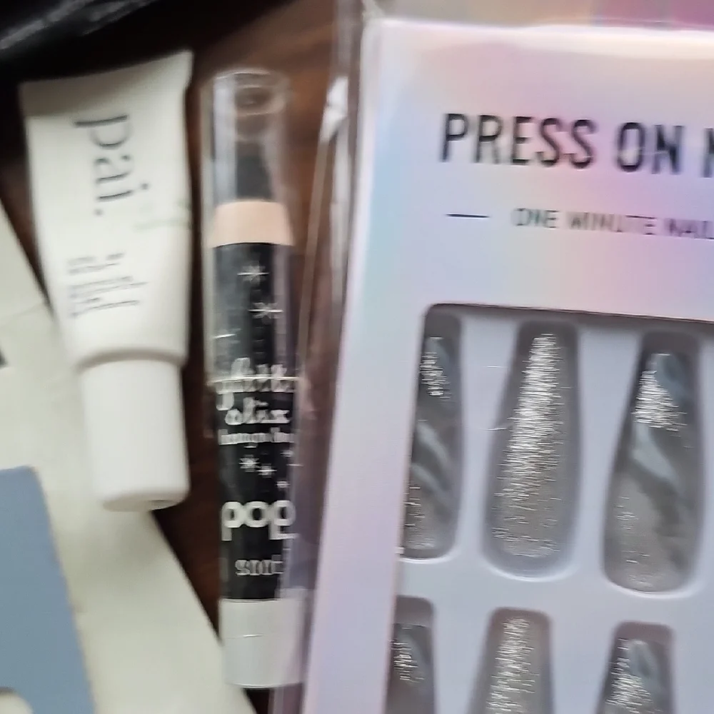 Dr. Brandt Black Microdermabrasion Tubes Beauty Samples Earrings Press-on Nails